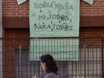 La camiseta verde se ha convertido en el símbolo de las protestas contra los recortes.