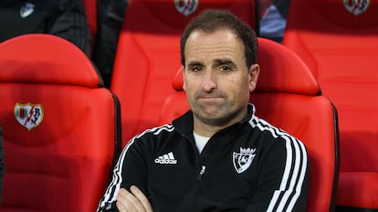 Jagoba Arrasate, en el banquillo de El Sadar durante un partido esta temporada.