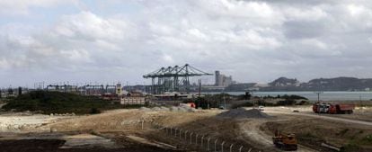 Aspecto de las obras de ampliaci&oacute;n del puerto de Mariel, a 50 kil&oacute;metros de La Habana y frente a las costas norteamericanas. 
