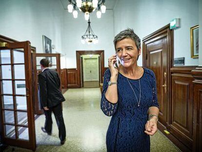 Margrethe Vestager en los pasillos de la sede del Parlamento Danés.