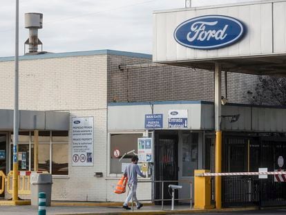 La entrada de la factoría de Ford en Almussafes.