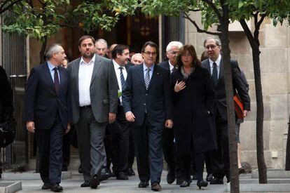 Artur Mas en el centro junta a Irene Rigau a la izquierda y Oriol Junqueras y Pere Navarro.