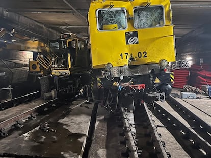 Un descarrilamiento de Ferrocarrils corta el servicio de tres líneas en Sarrià y produce retrasos en Barcelona