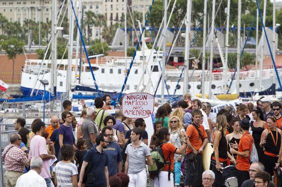 Protesta de veïns de la Barceloneta i d’usuaris del Port Vell de Barcelona, per la transformació del port esportiu.