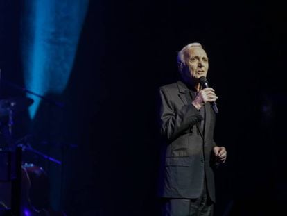 Aznavour, durante su concierto de este viernes en el Liceo.