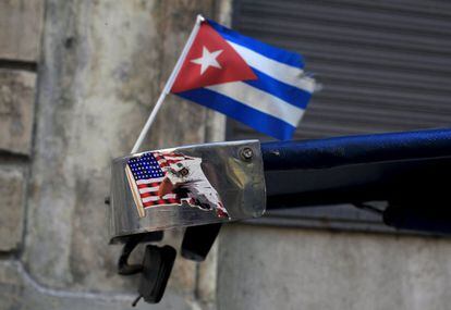 Banderas de Cuba y EE UU en La Habana.