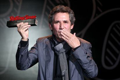 Miguel Ríos recibe el premio de la revista Rolling Stone por una vida entera en los escenarios