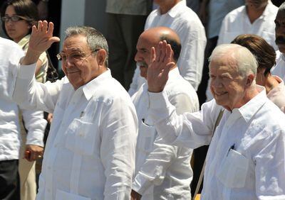 El presidente cubano, Raúl Castro, y el expresidente de EE UU, Jimmy Carter, justo antes del fin de la visita de Carter a la isla.