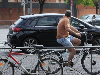 La bicicleta ha ido ganando pulso en España durante la actual crisis sanitaria como un medio de transporte ideal para desplazarse por pueblos y ciudades.