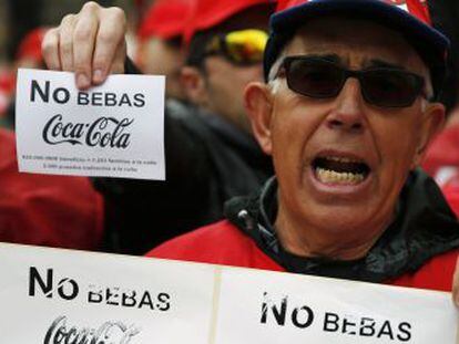 Trabajadores de Coca-Cola protestan contra el ERE el a&ntilde;o pasado.
