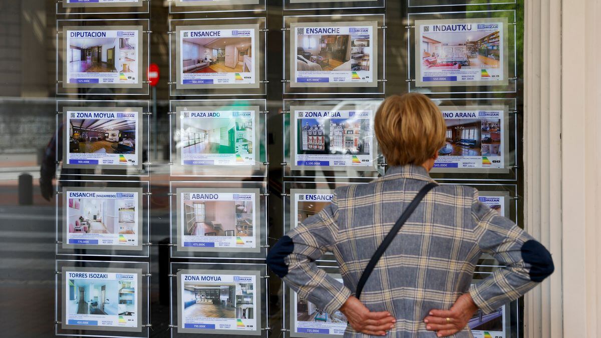 La venta de viviendas encadena seis meses de caídas en España | Economía
