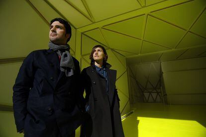 Víctor Navarro y María Langarita, en el interior de 'La Cosa'.