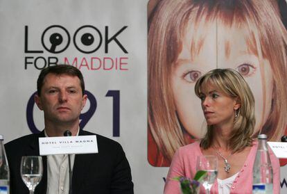 Los padres de Madeleine McCann durante la rueda de prensa que ofrecieron en Madrid dentro de su gira por varias capitales europeas para pedir ayuda en la búsqueda de su hija, el 1 de junio de 2007.