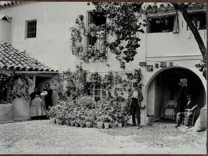 Patio típico de Córdoba, fotografiado por Otto Wunderlich en octubre de 1927.