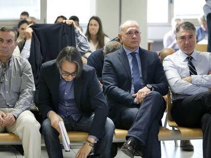 Cuesta, Bern&aacute;cer, Crespo y Morenilla en el arranque del juicio del &#039;caso Emarsa&#039;.